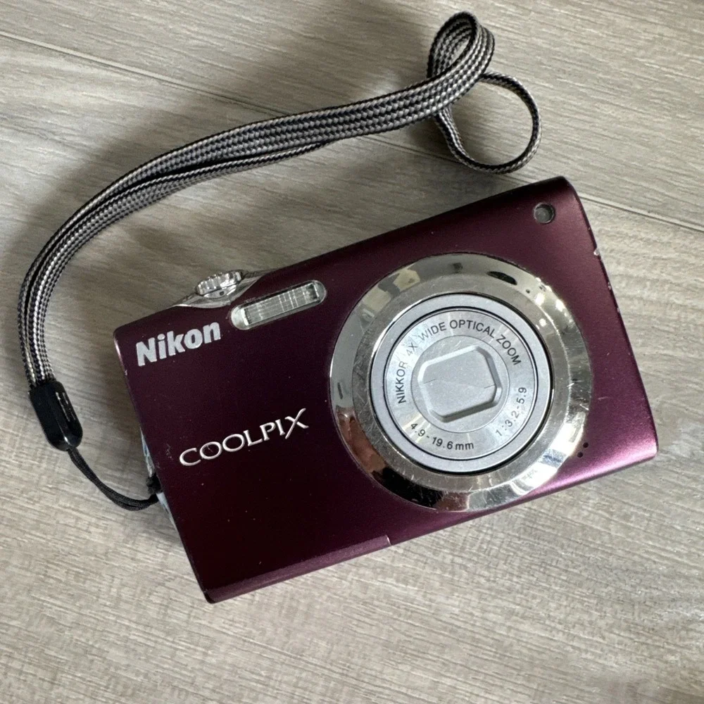 Nikon COOLPIX S3000 12.0‎ MP Digital Camera 4X Optical Zoom Plum Lens Error